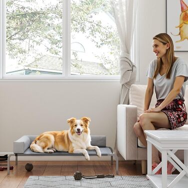 Лежанка для собак PawHut Outdoor, піднята лежанка для середніх собак, охолоджуюча лежанка для домашніх тварин з L-подібною подушкою та антиковзними ніжками, лежанка для собак на вулицю, кемпінг, 110x75x30см, світло-сіра