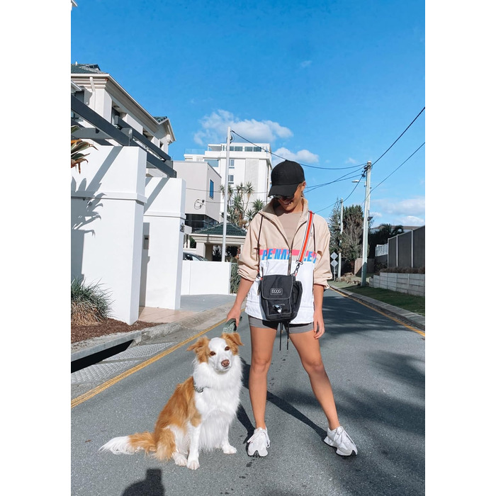 Сумка для прогулянок з собакою DOOG: зручна, з відділеннями для ласощів, пакунків для відходів та пляшкою води - чорна