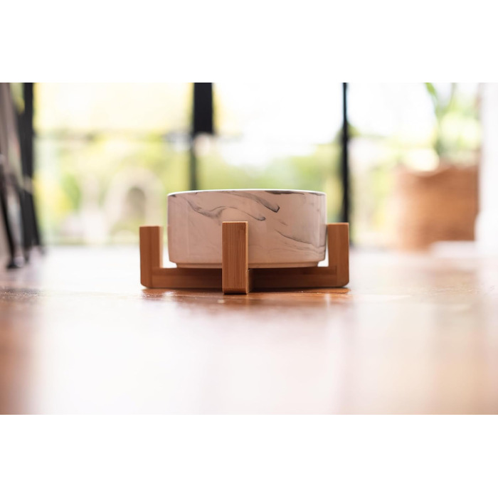 Керамічна миска для собак та котів Pet Wiz з бамбуковим підставкою, піднята миска для зручної позиції під час їжі та пиття, 5 кольорів, об'єм 850 мл (Мраморний сірий)