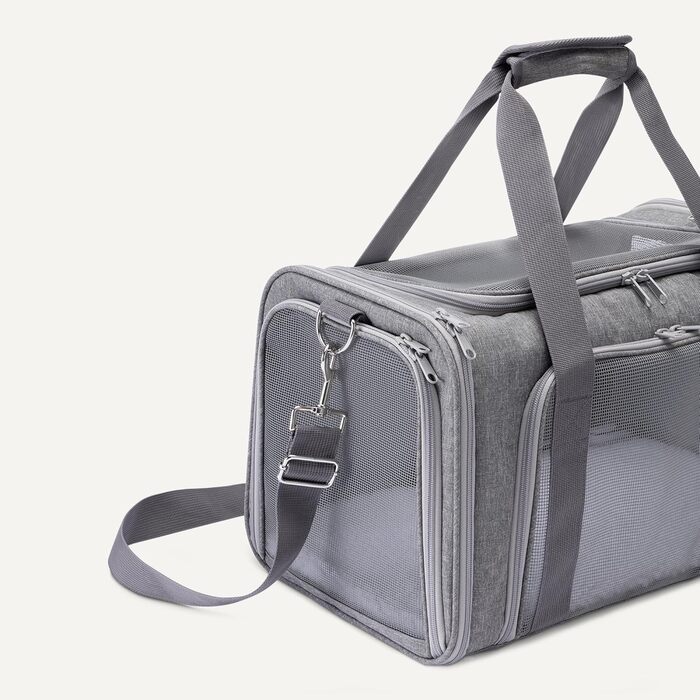 Транслювач для котів та собак Amazon Basics з регульованим ременем, м'який, схвалений авіакомпаніями, складаний та портативний, з сітчастою вентиляцією