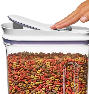 OXO Good Grips контейнер для корму домашніх тварин 4,25 л, герметичний, BPA-free, для 1,8 кг собачого або 1,6 кг котячого корму