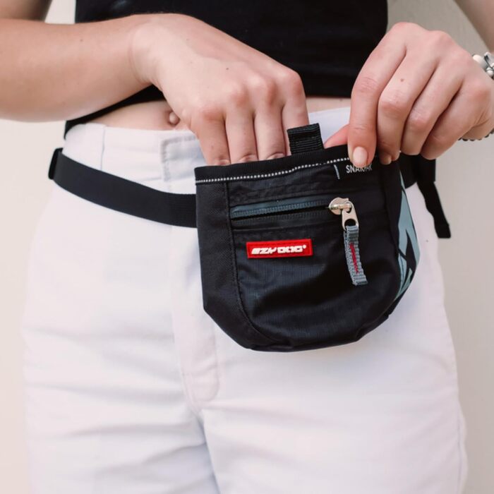 EzyDog SnakPak - сумка для ласощів, червона