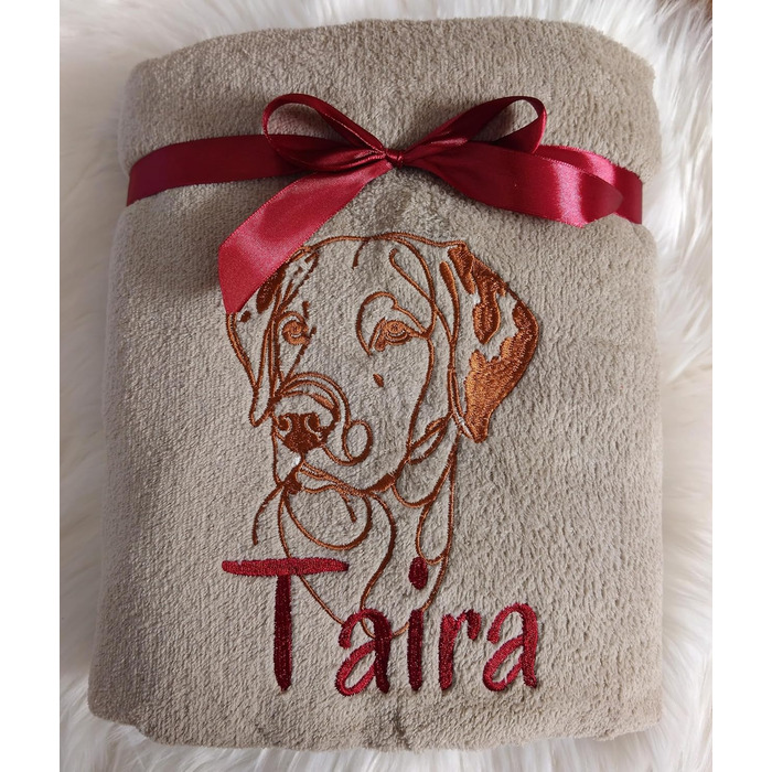 Персоналізована ковдра для собак з вишивкою породи та імені. М'яка ковдра для цуценят та дорослих собак. Підходить для дому, машини та дивану. Розмір 130x170 см, пральна. Бежевий колір.