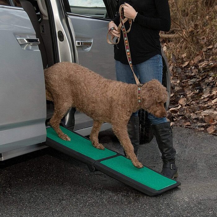 Складана двосекційна рампа Pet Gear supertraX для собак і котів, легка, з антиковзною поверхнею, для перевезення, без інструментів, з ручкою