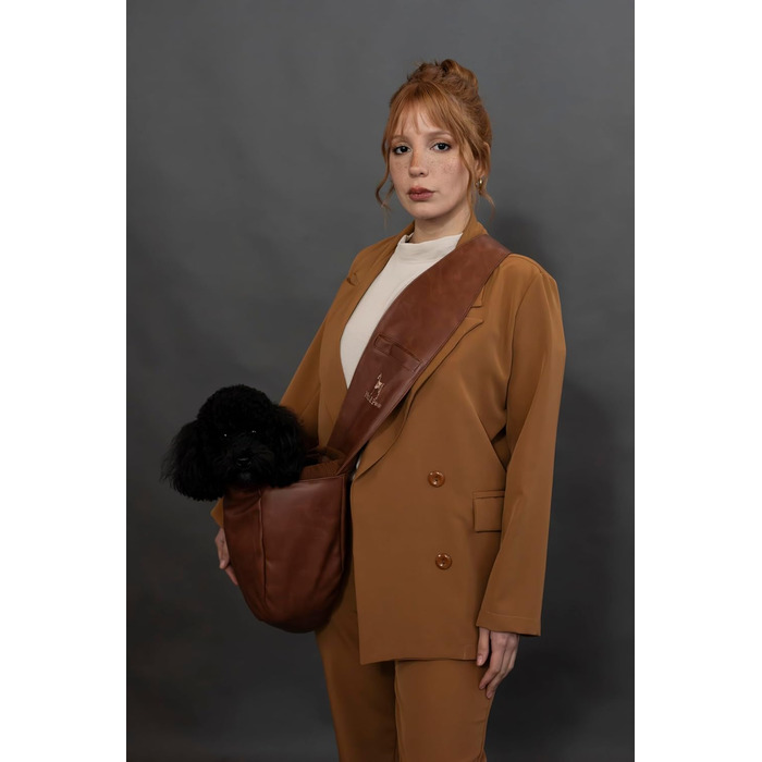 Сумочка для собак Noah & Paw для маленьких собак до 5 кг, з регульованим плечовим ременем та м'яким хутром, 3 системи безпеки, переноска для тварин з веганської шкіри (колір коричневий, розмір L 38 x 15 x 14 см)