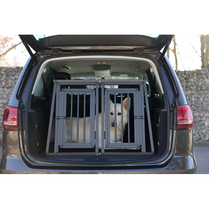 Транспортна переноска для собак Kerbl Vacation, алюміній, 77x55x50 см, з антиковзним килимком, легке очищення