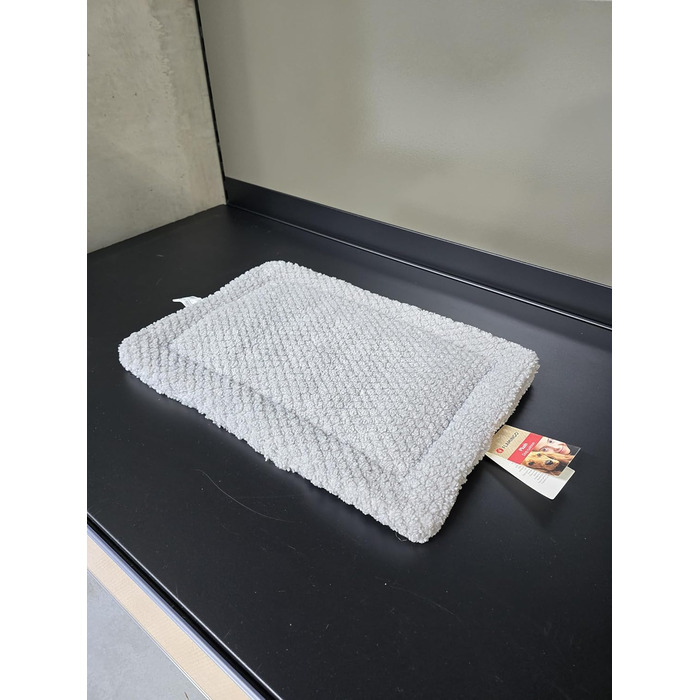 Кігтеточка Фламінго Енес – сіра, середнього розміру (90 см), компактна кігтеточка та місце для відпочинку для котів! (ENES GRAU S 42x42x56CM)