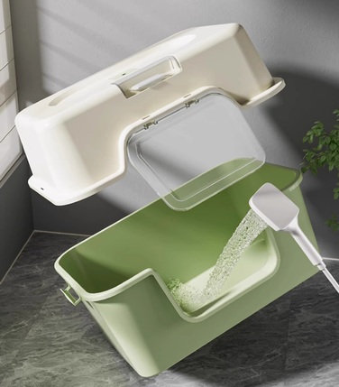 Закритий туалет для котів сірого кольору з лопаткою