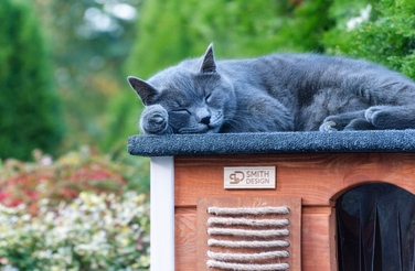 Будиночок для кота SMITH DESIGN з когтеточкою, утеплений, коричневий, L 54x39x36 см