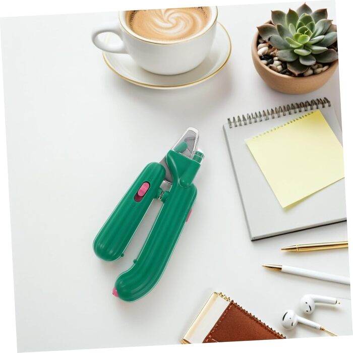 TOYANDONA Кліпер для кігтів собак та котів з підсвічуванням, металевий, ергономічний, для догляду за шерстю вдома та в подорожах, безпечний для цуценят, кошенят та великих тварин