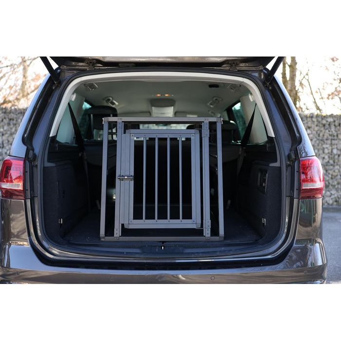 Транспортна переноска для собак Kerbl Vacation, алюмінієва, 77x55x50 см, з антиковзним килимком