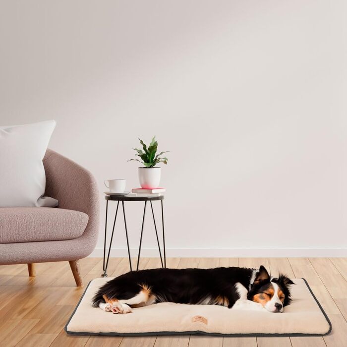 Килимок для собак Ferplast - м'яке ліжко-софа для середніх собак, 83 x 50 x 3,5 см (колір: коричневий, бежевий). Зносостійкий, водонепроникний, з мікрофлісу, легко миється.