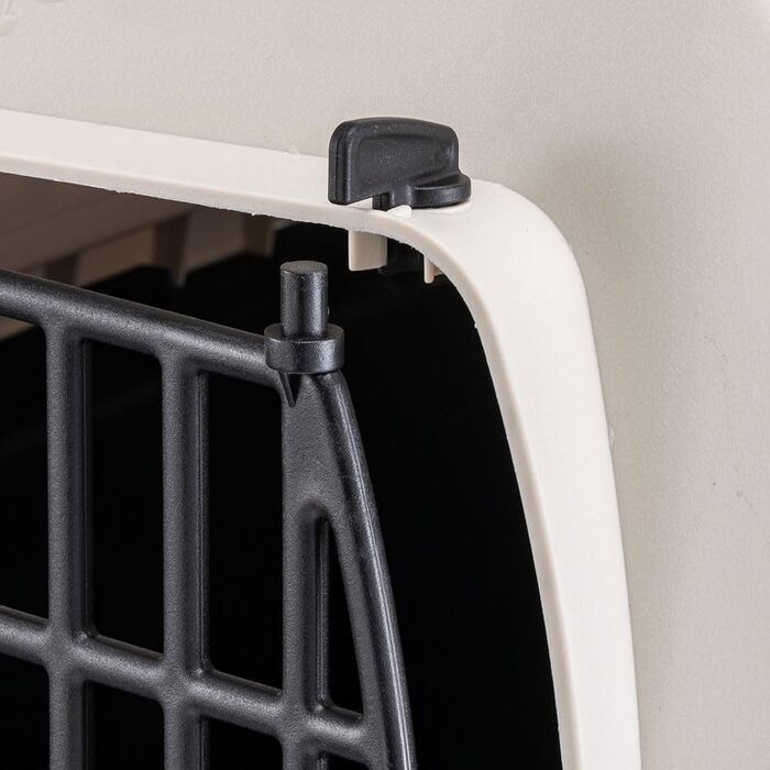 Переноска для котів та собак Ferplast SKIPPER 3, 62x41x38 см, пластик, бежева