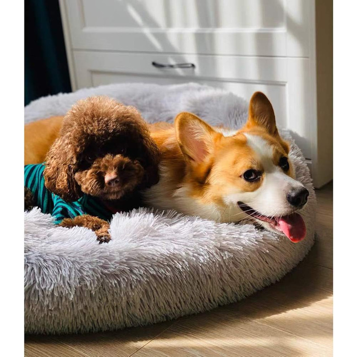 М'яке ліжко-софа для собак Deluxe, кругла, з плюшу, 60 см, світло-сірий колір. Підходить для великих і екстра-великих собак та котів. З водонепроникною основою. Легко миється.