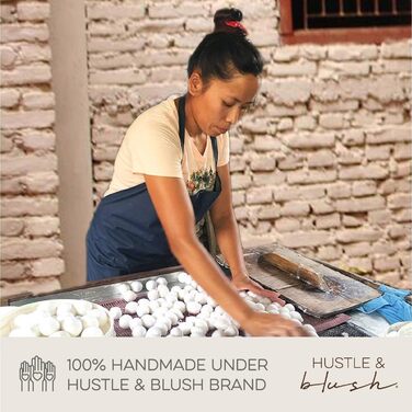 Іграшка для котів з вовни Hustle & Blush Love Ewe, 100% новозеландський вовняний фетр, екологічні м'ячики 5,1 см, ручна робота, набір 3 шт., для котів та кошенят