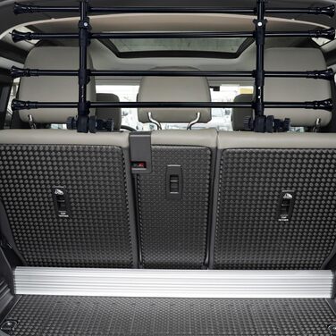 Сітка для собак у багажник авто, універсальна, з нержавіючої сталі. Підходить для седанів, універсалів, SUV. Висота: 32–50 см, Ширина: 85–140 см