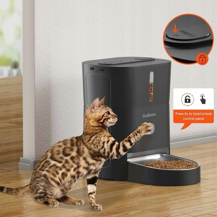 Автоматична годівниця Balimo для котів та собак з нічним підсвічуванням, чорна, 3 л