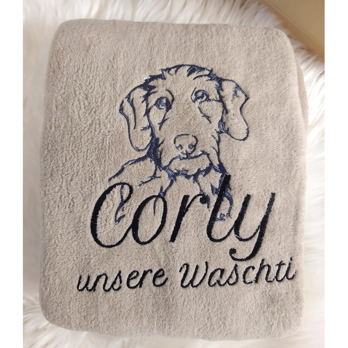 Персоналізована ковдра для собак з вишивкою породи та імені. М'яка ковдра для цуценят та дорослих собак. Підходить для дому, машини та дивану. Розмір 130x170 см, пральна. Бежевий колір.