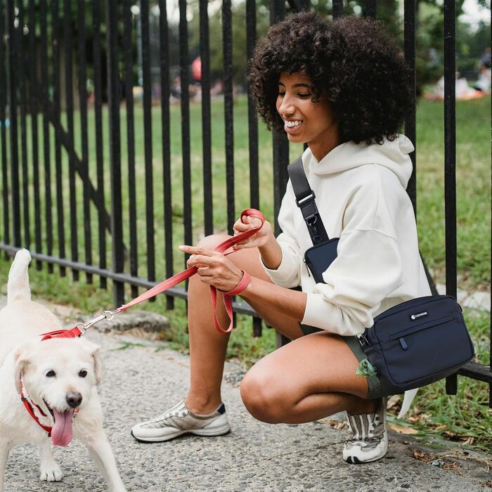 Сумка для ласощів для собак COOWONE, водонепроникна, з дозатором кульок, для прогулянок та тренувань (темно-сірий)