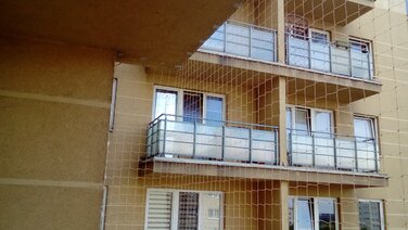 Захисна сітка на балкон від котів, птахів та голубів, 5х3 м, вічко 50 мм, без свердління