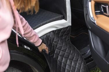 Автоматичне ліжко для собак у машину Velinda з ременем безпеки, 55x70 см, чорно-біле