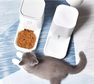 Автоматична годівниця Regmag, пластик, 3 мл