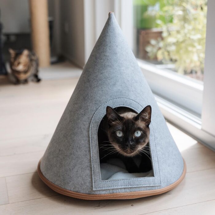 Котяче тіпі CanadianCat XL, фетровий намет для котів з м'якою подушкою, світло-сірий, 45x45x50 см