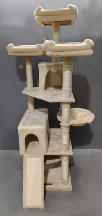 Низька дряпалка, висока дряпалка, лежанка та килимки-дряпалки