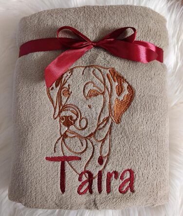 Персоналізована ковдра для собак з вишивкою породи та імені. М'яка ковдра для цуценят та дорослих собак. Підходить для дому, машини та дивану. Розмір 130x170 см, пральна. Бежевий колір.