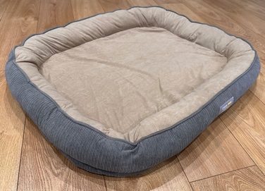 Зручне велике лежак-ліжечко для собак